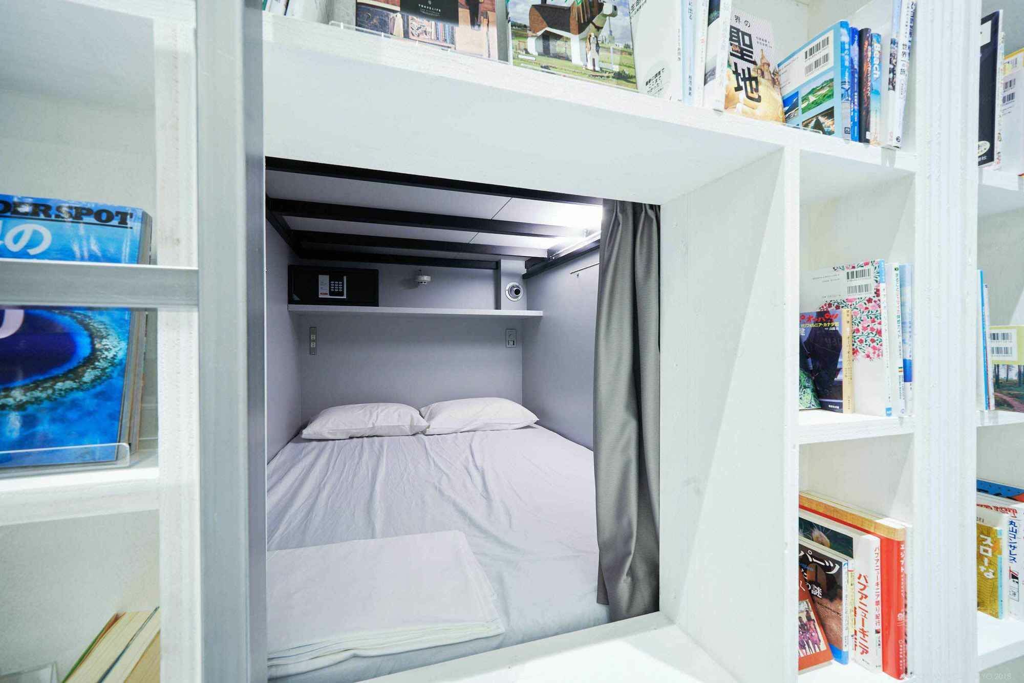 Book And Bed Tokyo Shinsaibashi Hostel Osaka Exterior photo